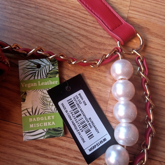 P. NWT ladies burgundy red purse by Ashley Mischka msrp$149 - Picture 5 of 10